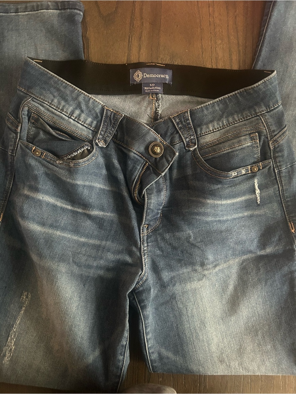 Democracy Women’s Ab Solution Faded Straight Blue Jeans